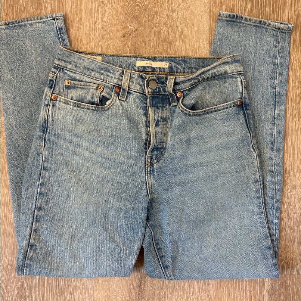 Levi’s wedgie Jean